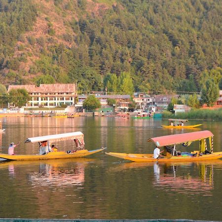 Hotel New Alexandra Houseboats Srīnagar Zewnętrze zdjęcie