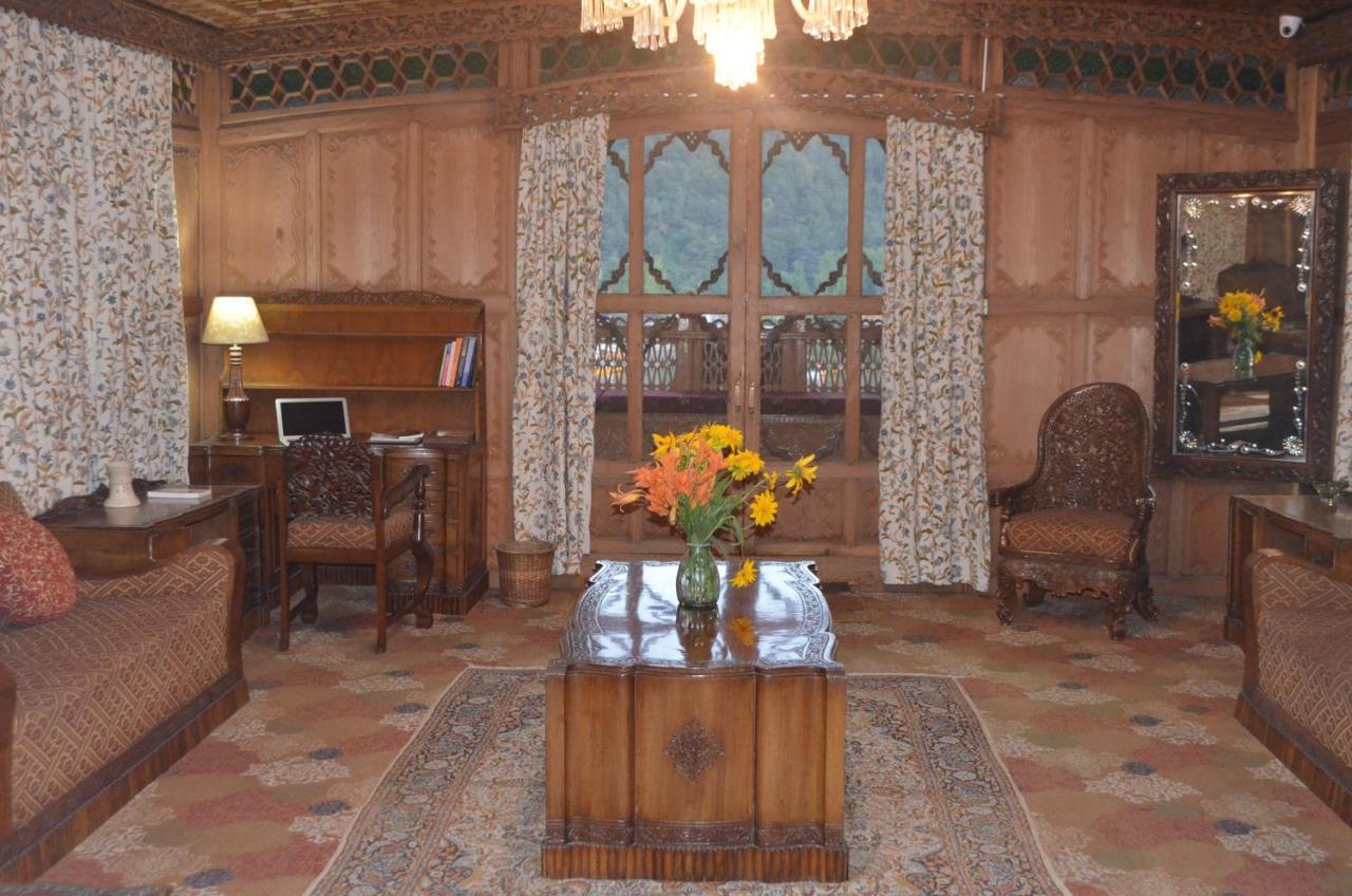Hotel New Alexandra Houseboats Srīnagar Zewnętrze zdjęcie
